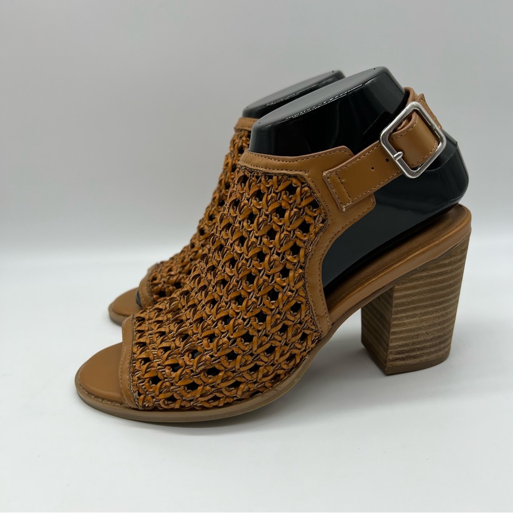 Steve Madden Women's Ranya Cognac  Ankle Strap sandals